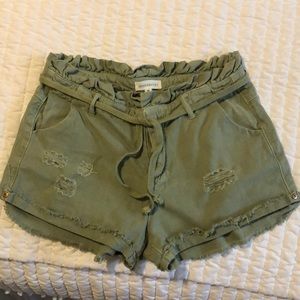 Vici distressed olive shorts